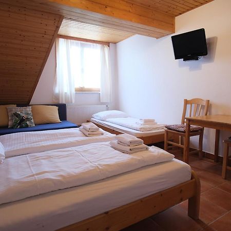 Hotel Kreta Кутна Гора Екстер'єр фото