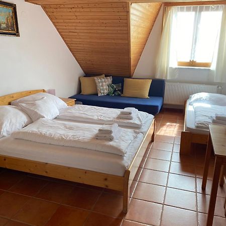 Hotel Kreta Кутна Гора Екстер'єр фото