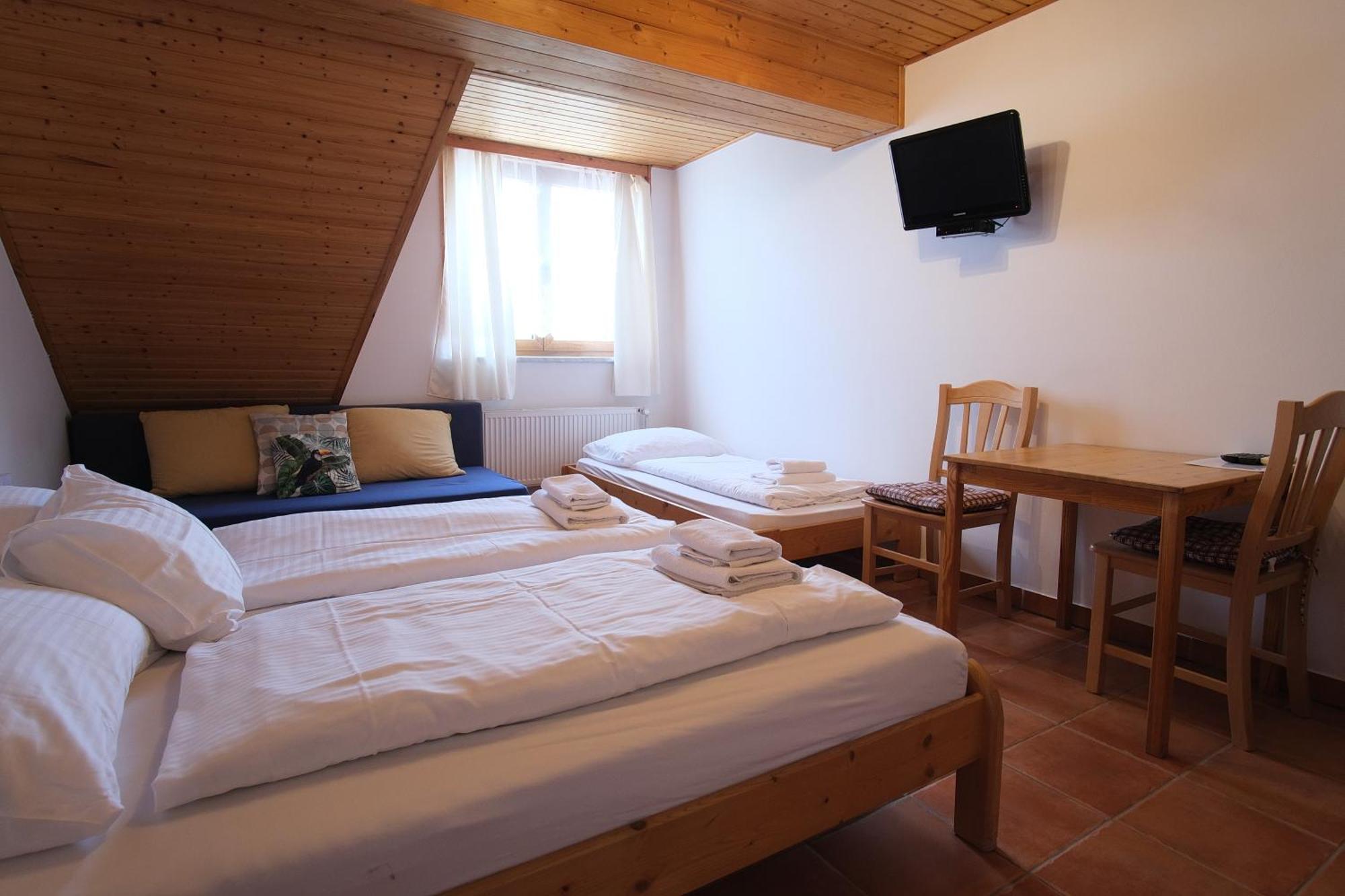 Hotel Kreta Кутна Гора Екстер'єр фото