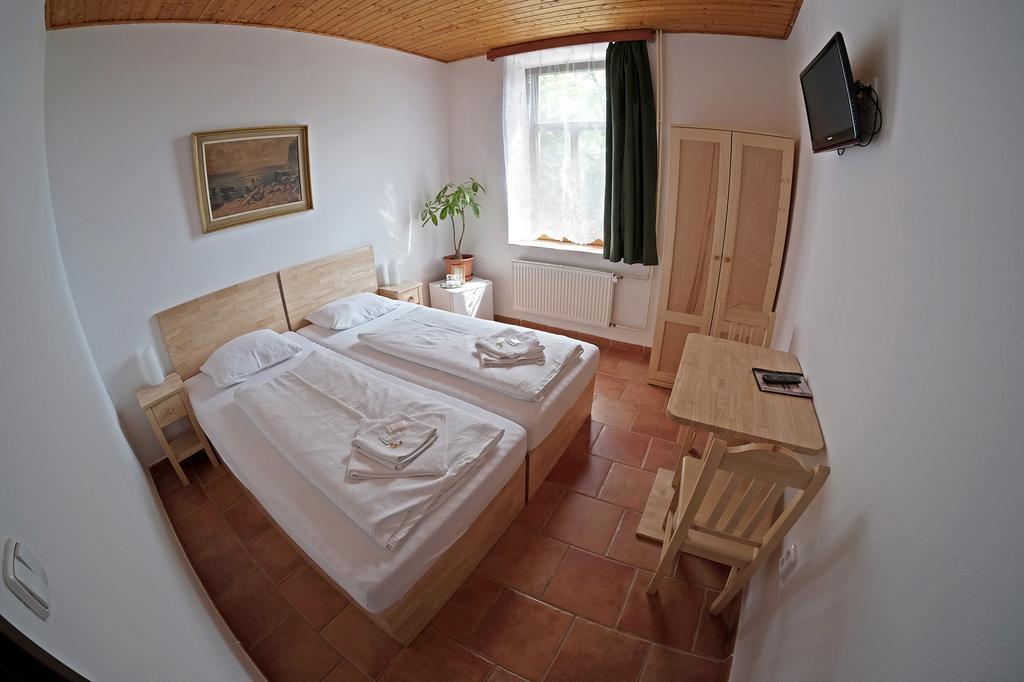 Hotel Kreta Кутна Гора Екстер'єр фото