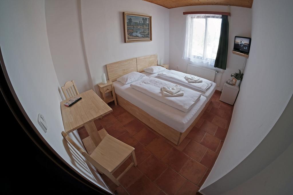 Hotel Kreta Кутна Гора Екстер'єр фото