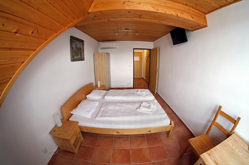 Hotel Kreta Кутна Гора Екстер'єр фото